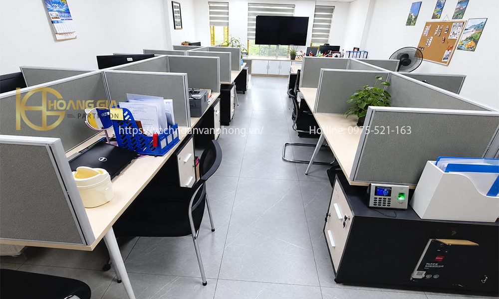 Tấm vách ngăn bàn nhân viên cách âm giá rẻ